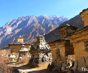 trekking in nepal, trekking to nepal, trek to nepal, treks to nepal, trekking in nepal autumn, trekking in nepal spring, nepal trekking information, hiking in nepal, tsum valley trek, Rolwaling valley trekking, ghorepani poon hill trekking